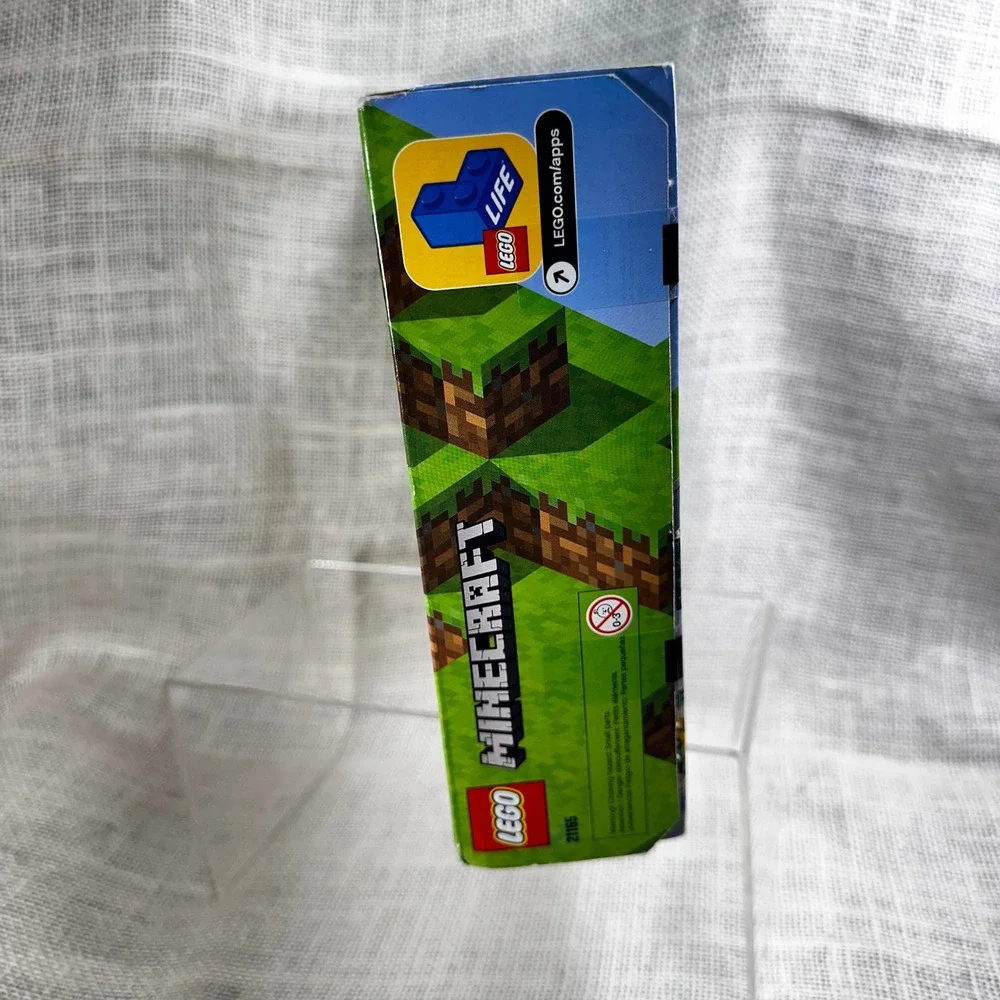Lego minecraft bee